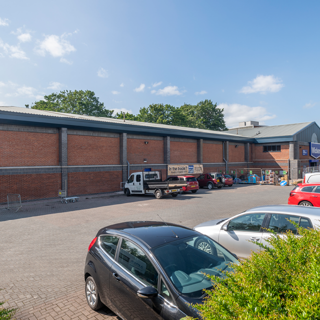 DFS & Wickes Stores Flood Defences